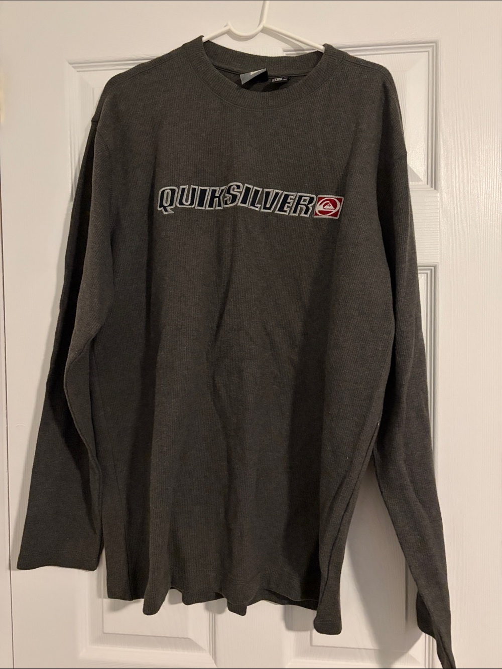Men’s quicksilver long sleeve shirt from the 1990s